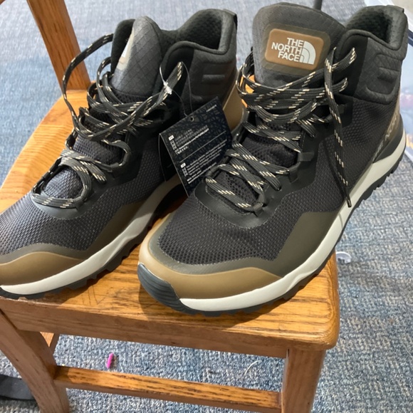 Men’s size 12 north face boots - Picture 2 of 5